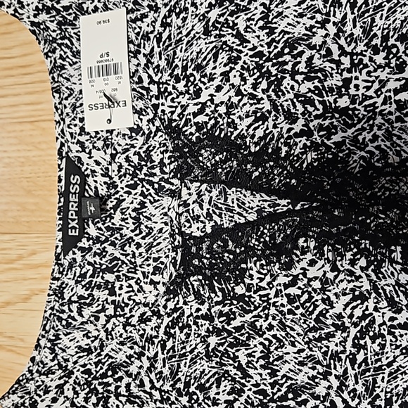 Express Lace Blouse - Picture 4 of 6